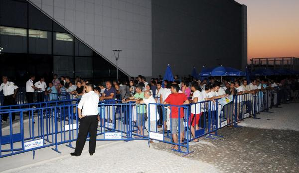 Sahurunu Yapan Mağazaya Koştu