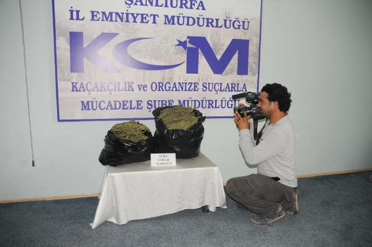 Şanlıurfa\'da Esrar ve Afyon Sakızı Ele Geçirildi