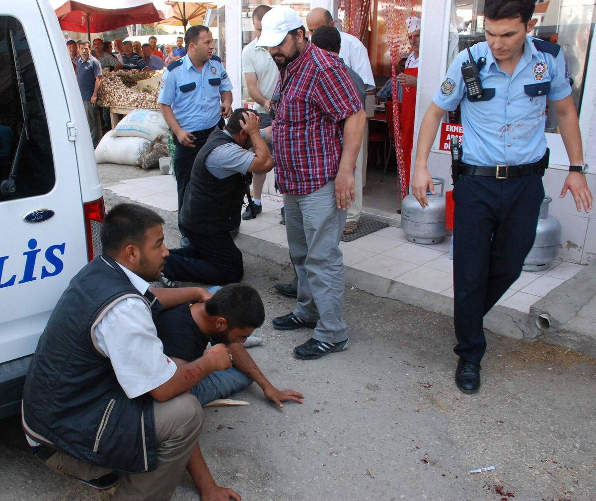Seyyar Esnaf ile Vatandaş Kavgası: 1 Yaralı