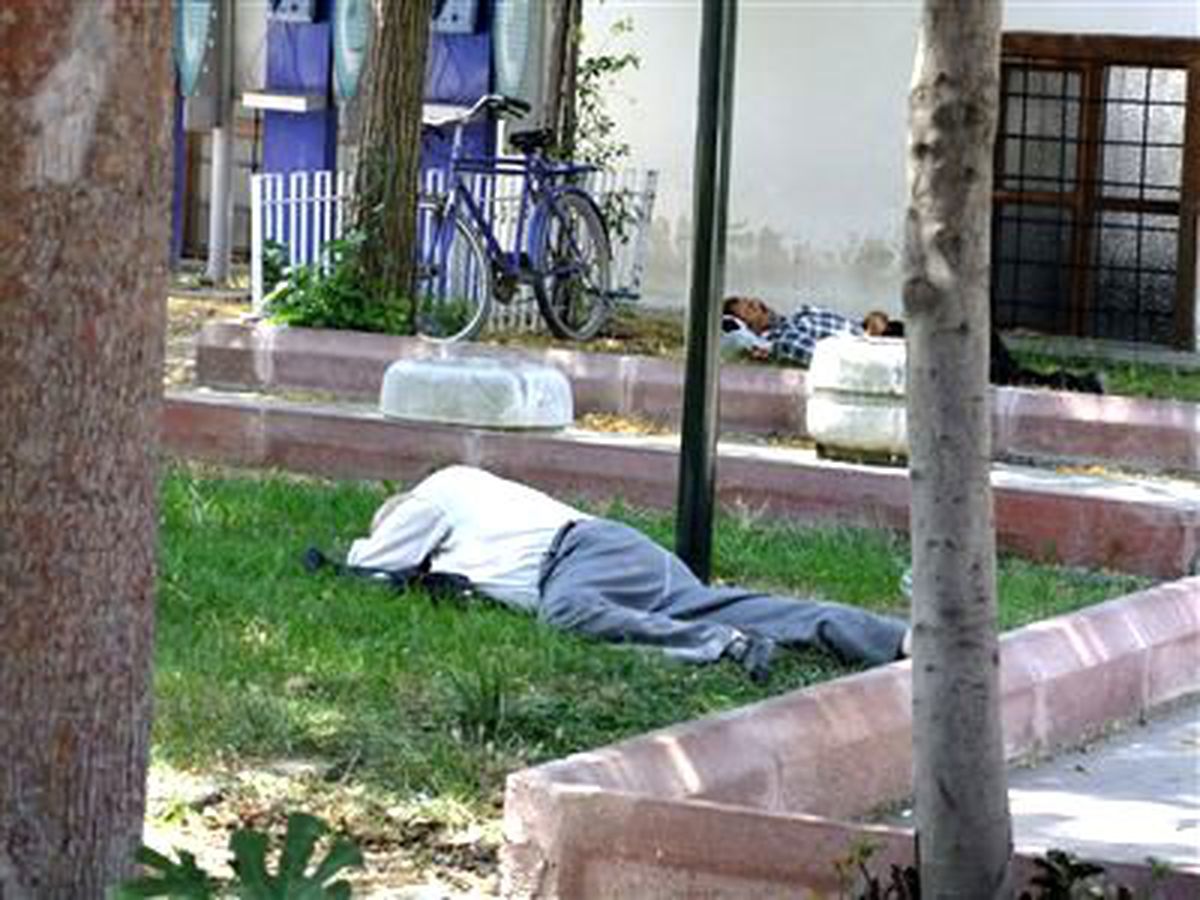 Sıcak Hava Parklarda Yatırdı