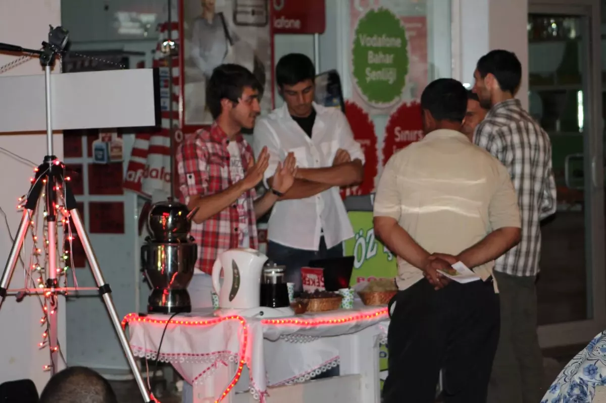 Sıcaklardan Bunalan Vatandaşlara Şifalı Çay Desteği