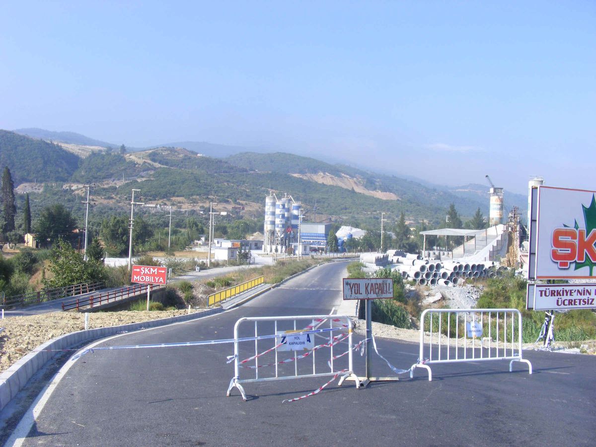 Söke-Ağaçlı-Davutlar Yolu Yolu Çalışmalar Nedeniyle Kapandı