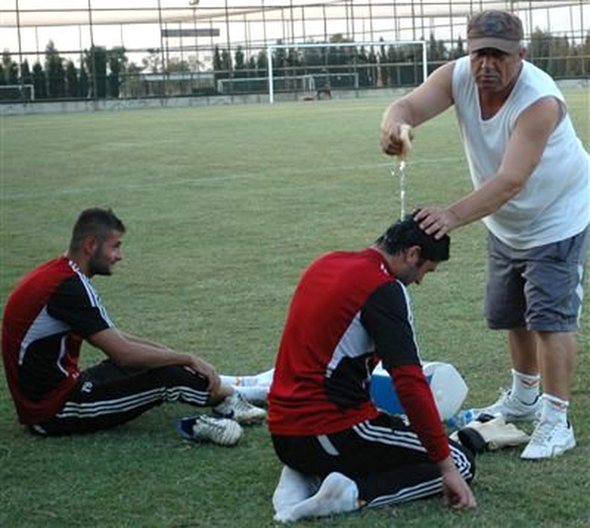Turgutluspor\'lu Futbolcular Sıcaktan Kavruluyor