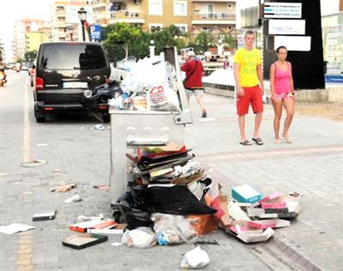 Turistik Beldede Çöp Krizi