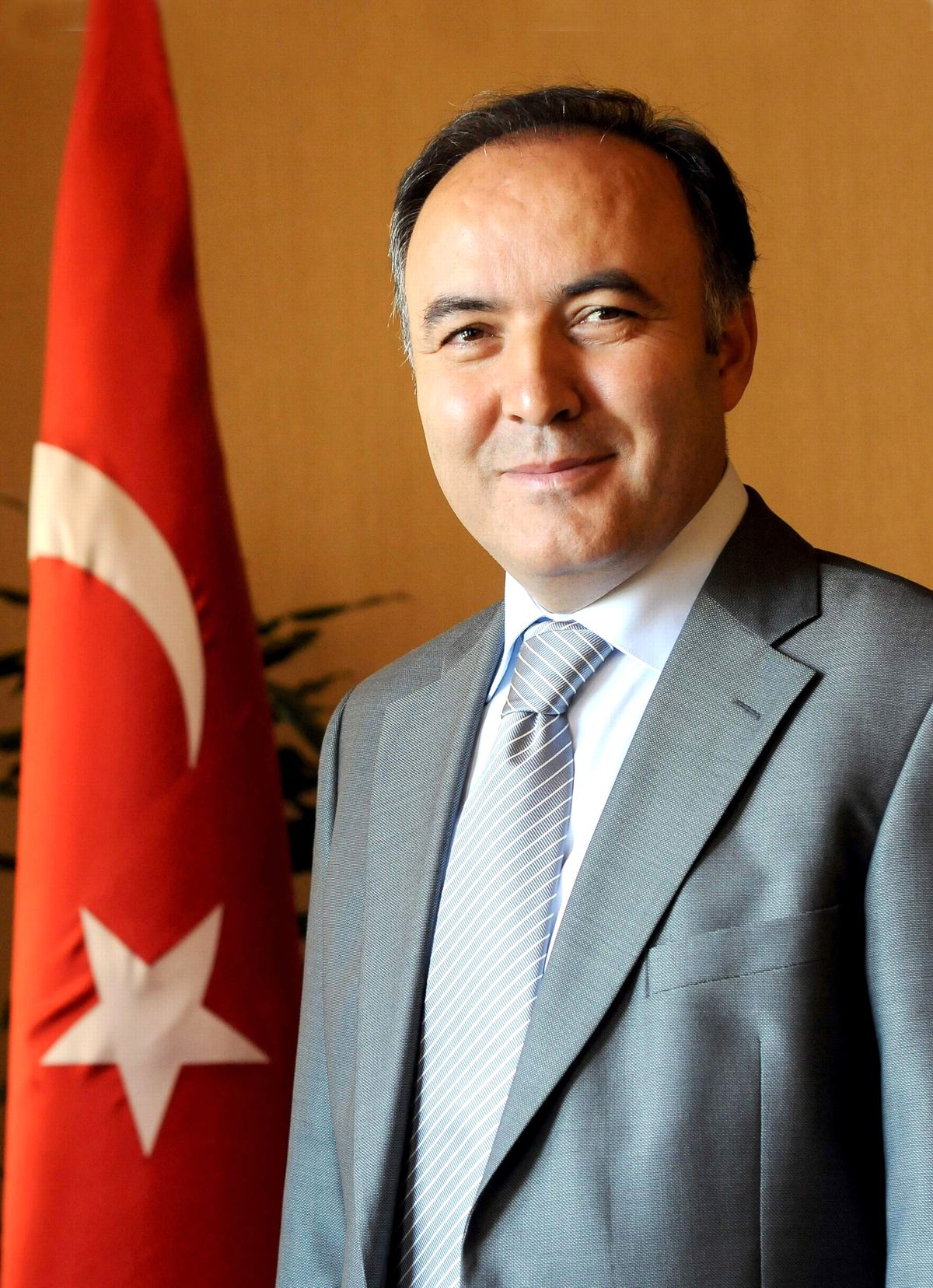Vali Altıparmak\'tan Tebrik