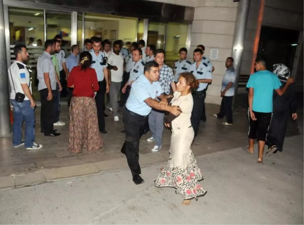 Acil Serviste Kaza Gerginliği; 2 Gözaltı