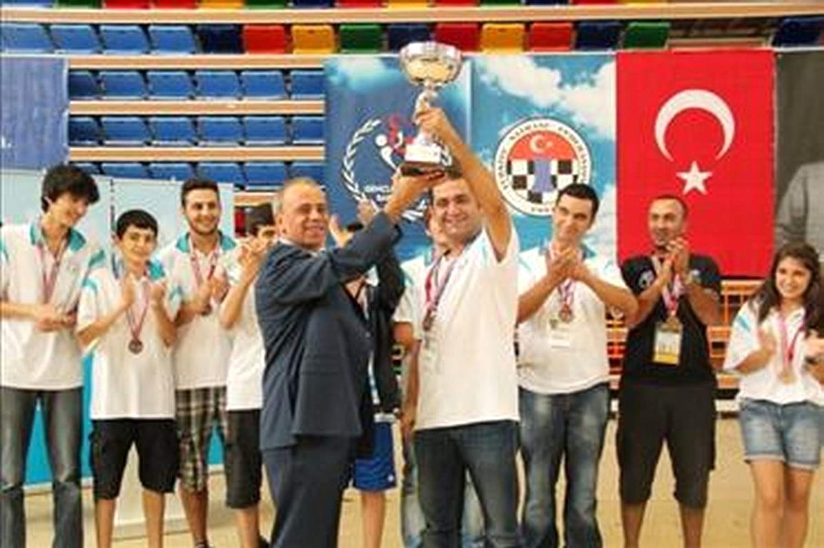 Aliağa Gençlik ve Spor Kulübü Türkiye İş Bankası Satranç Ligi'nde