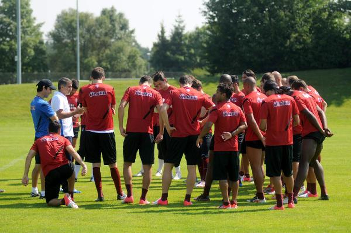 Almanya Futbol Federasyonu İnsafa Geldi, Trabzonspor Seyircili Oynayacak