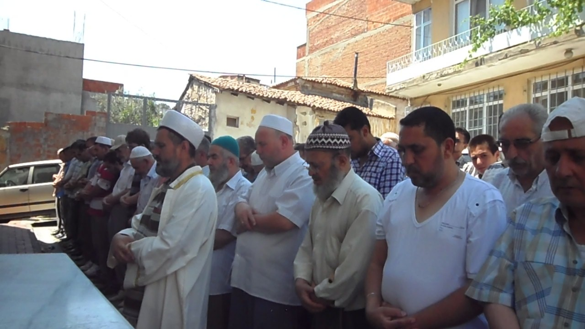 Arakan\'da Katledilen Müslümanlar İçin Edremitte Gıyabi Cenaze Namazı Kılındı