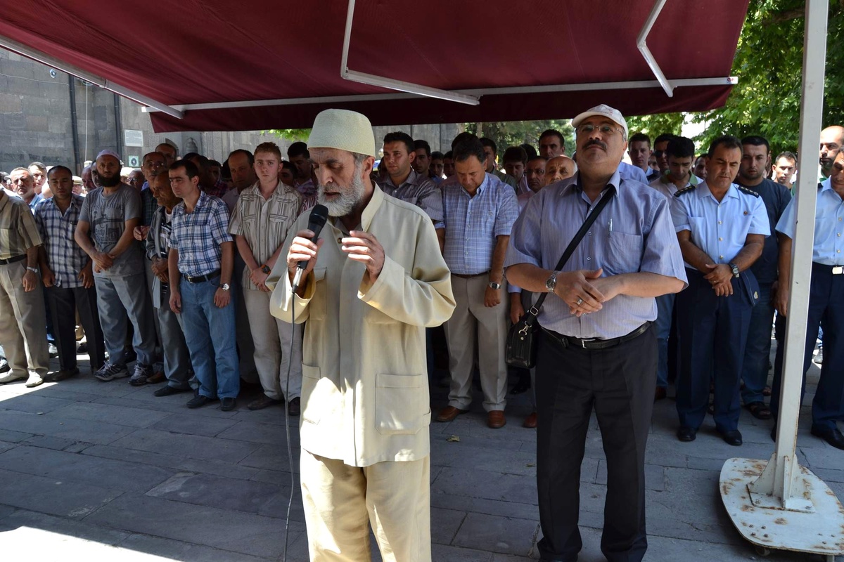 Arakan\'da Öldürülen Müslümanlar İçin Gıyabi Cenaze Namazı Kılındı