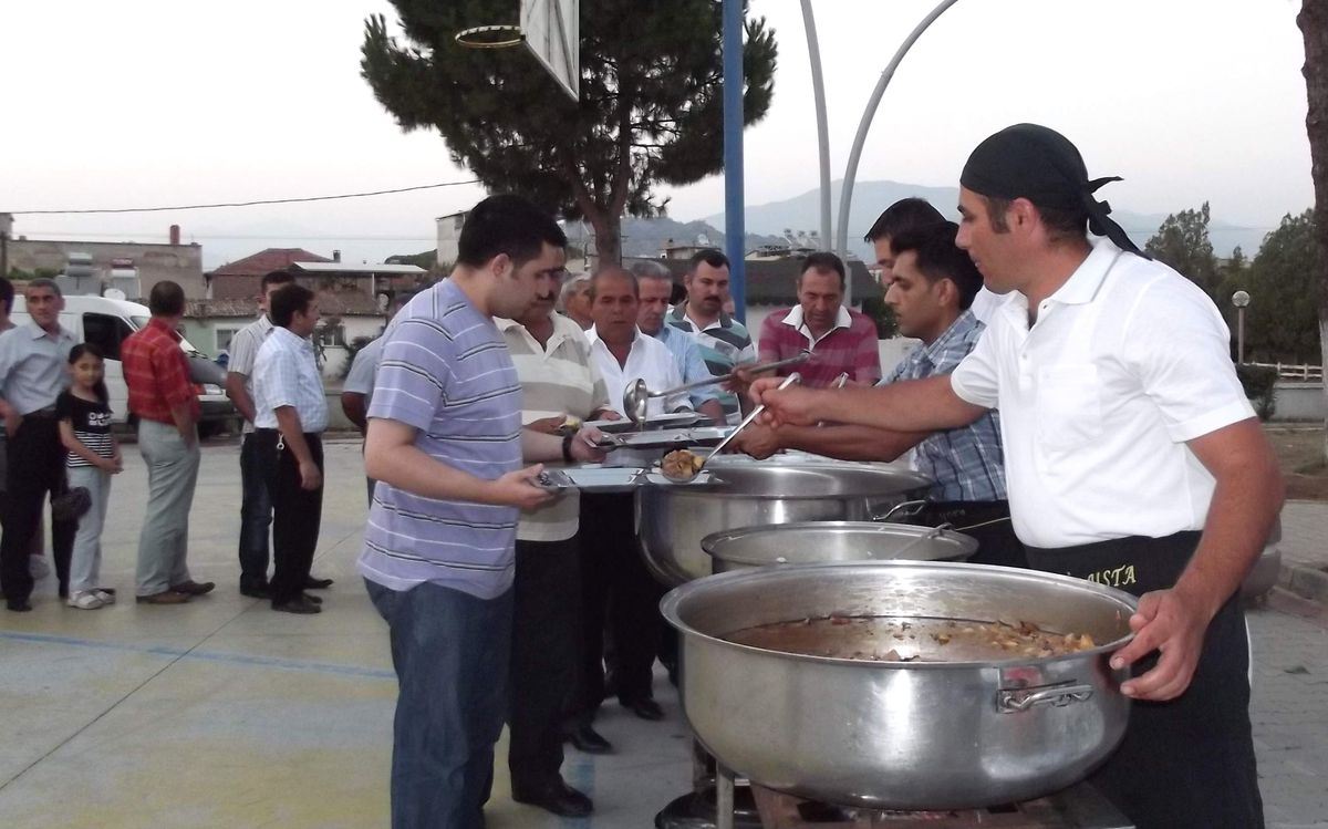 Ayto İkinci İftar Sofrasını Köşk\'te Kurdu