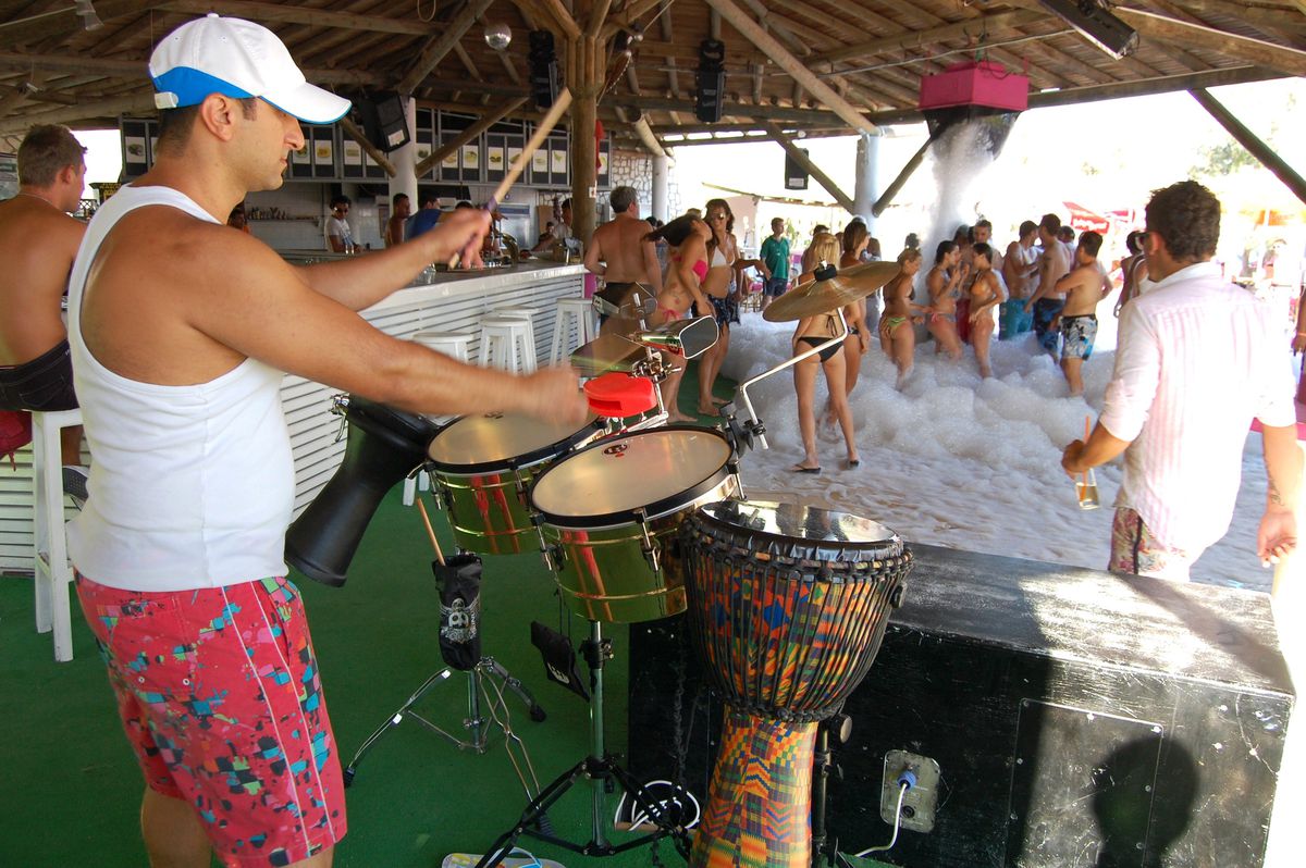 Bodrum\'u Coşturan Parti