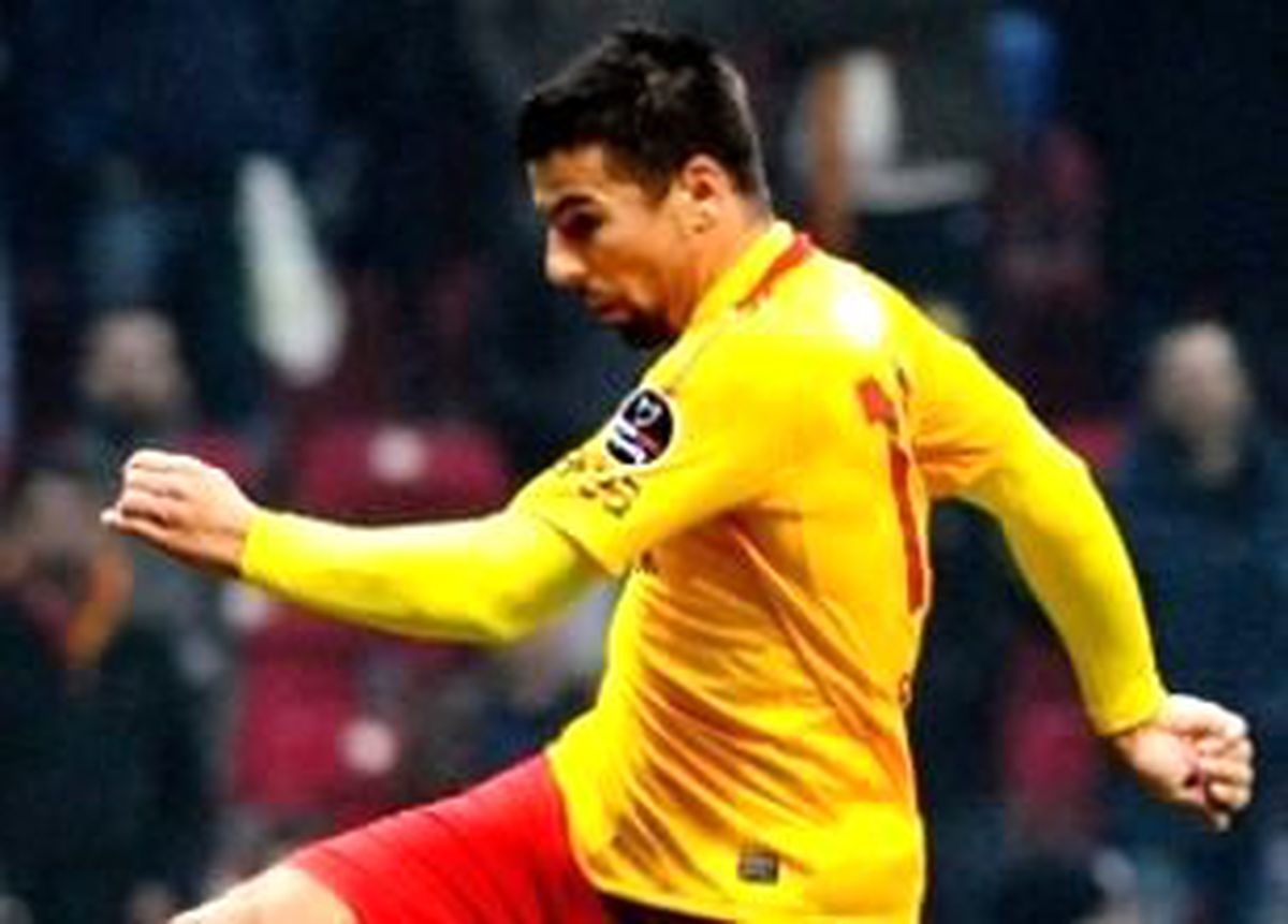 Drogba Gelemedi, Baros Gidiyor!