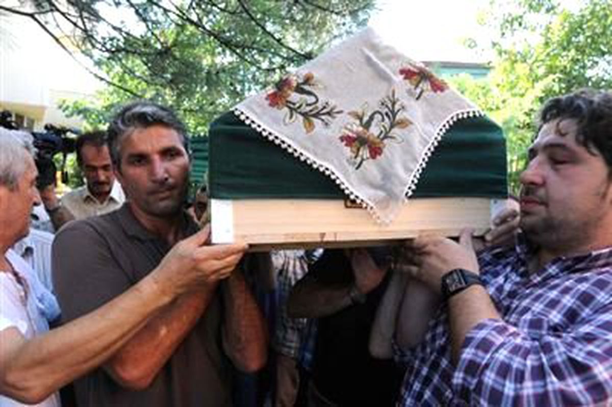 Gazeteci Nedim Şener'in Annesi Son Yolculuğuna Uğurlandı