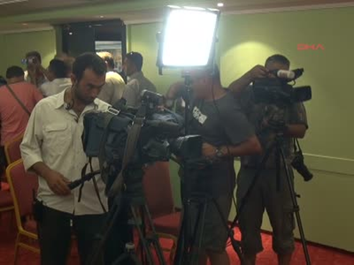 Hatay1suriye\'den Kaçan Milletvekili El Bedevi: Zalimlerin Yanında Saf Tutmayın