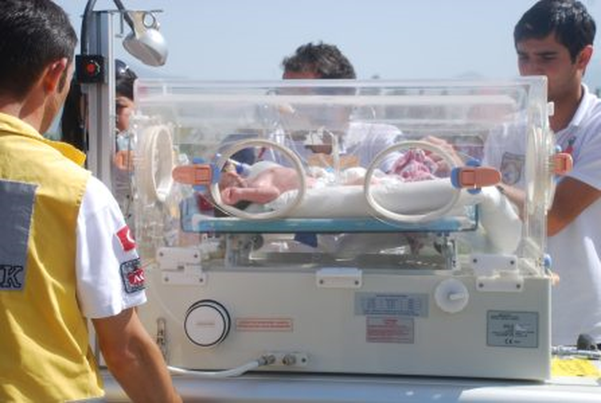 Hava Ambulansı ile 5 Bebek Umuda Uçtu!