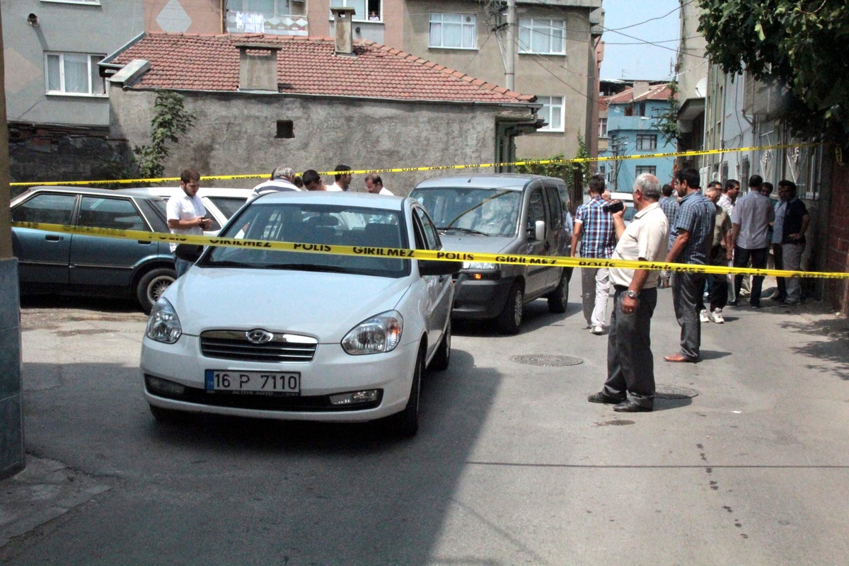 Kar Maskeli Soyguncu Nefes Kesen Takiple Yakalandı