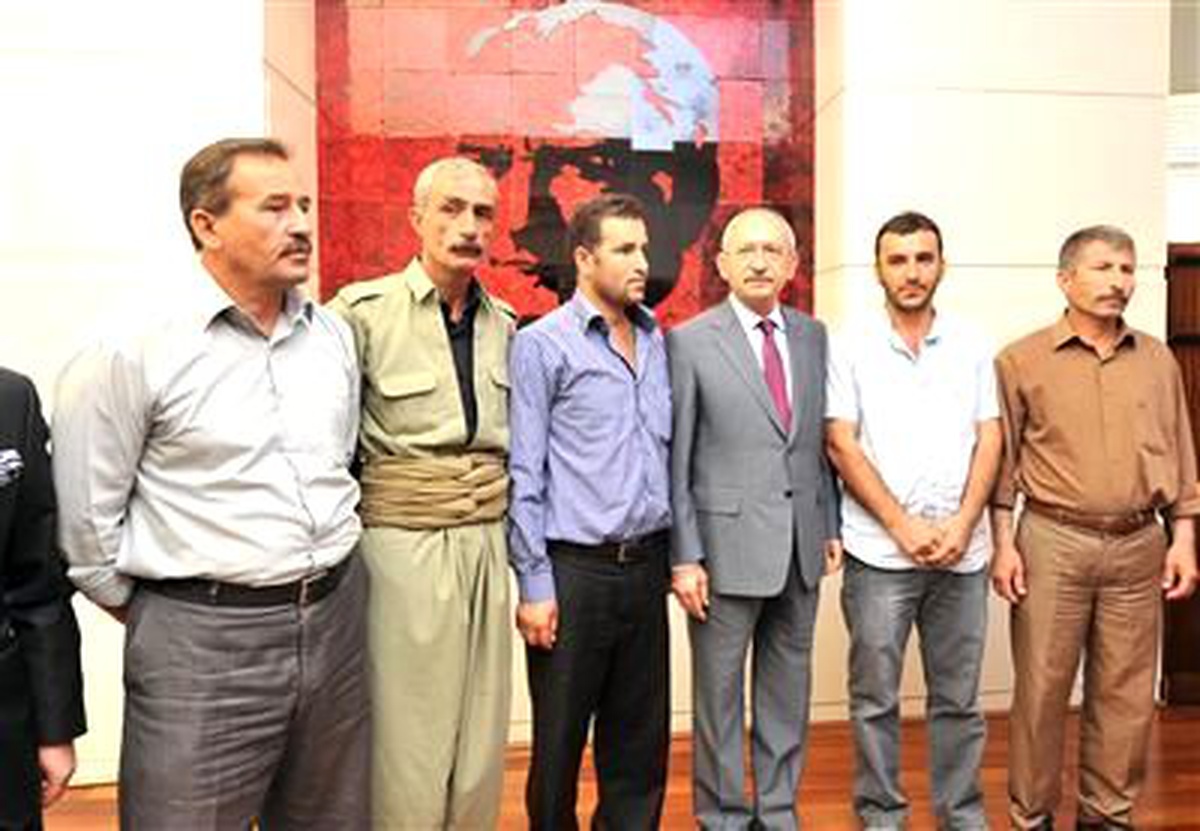 Kılıçdaroğlu, Uludere\'de Yakınlarını Kaybedenleri Kabul Etti