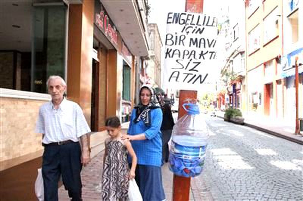 Mavi Kapak Kampanyası Sokağa Taştı