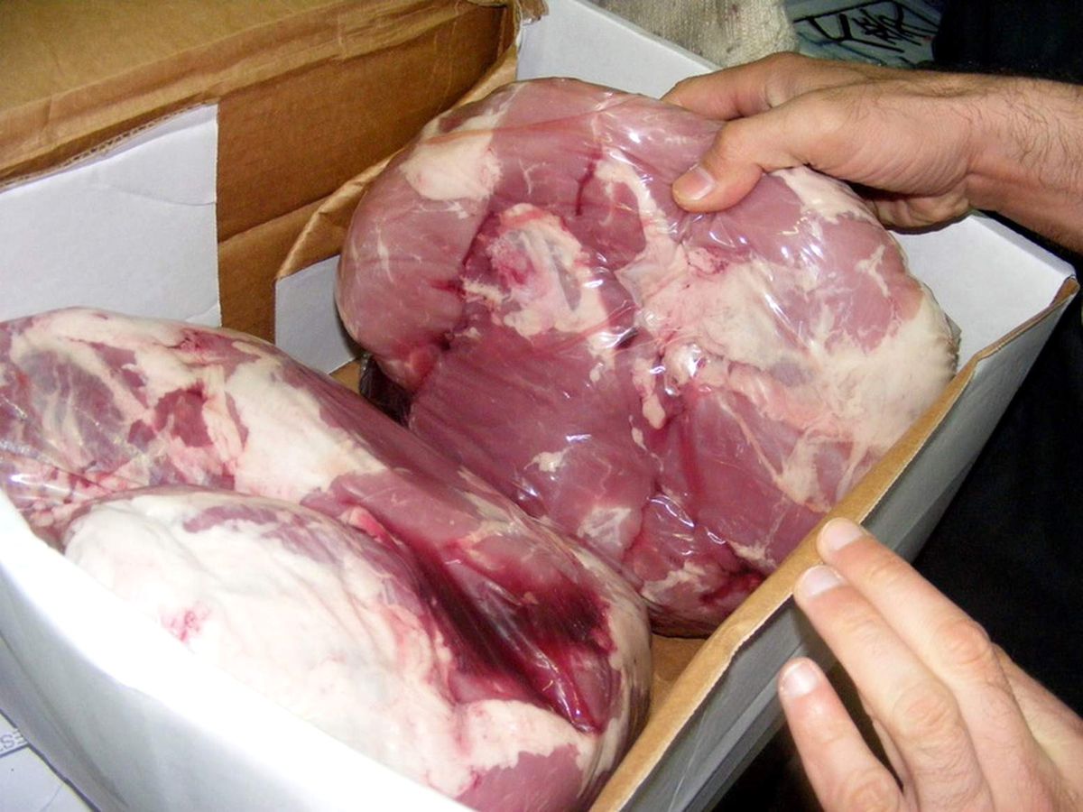 Muhtar 1500 Kilo Kaçak Domuz Etini Piyasaya Sürdü