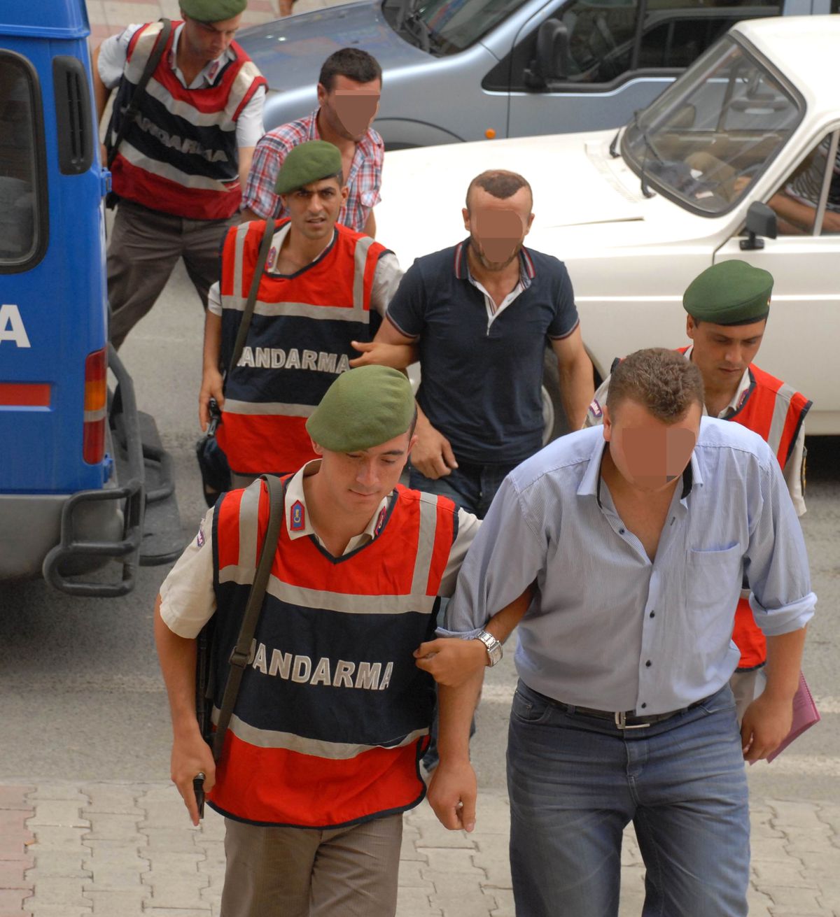 Piknik Yaparken Ormanı Yaktıkları İddia Edilen 3 Kişi Gözaltına Alındı