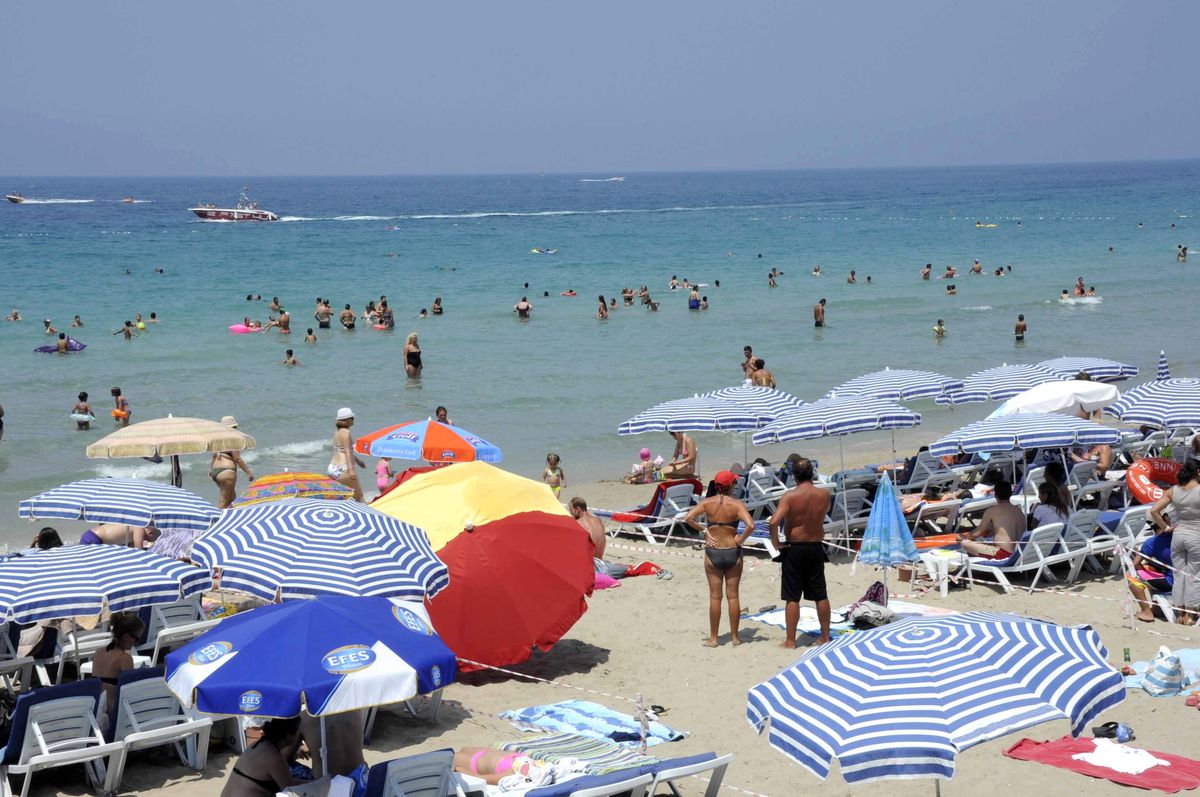 Plajlar Turistlere Kaldı