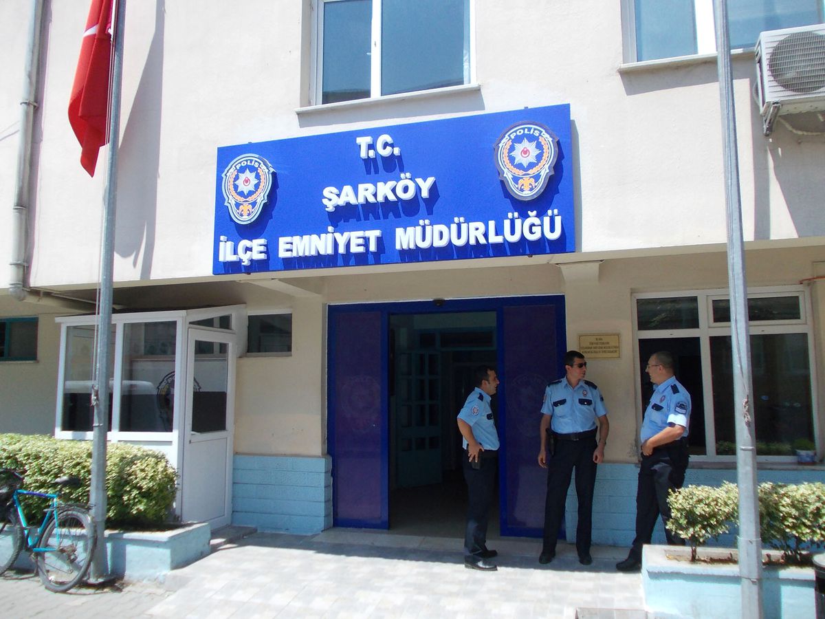 Polisi Vatandaşı Dolandırılmaktan Son Anda Kurtardı