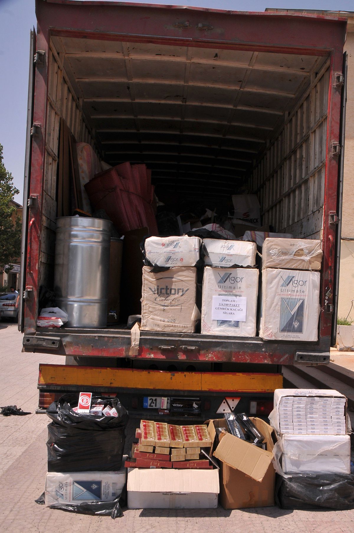 Şanlıurfa\'da 114 Bin 540 Paket Kaçak Sigara Ele Geçirildi