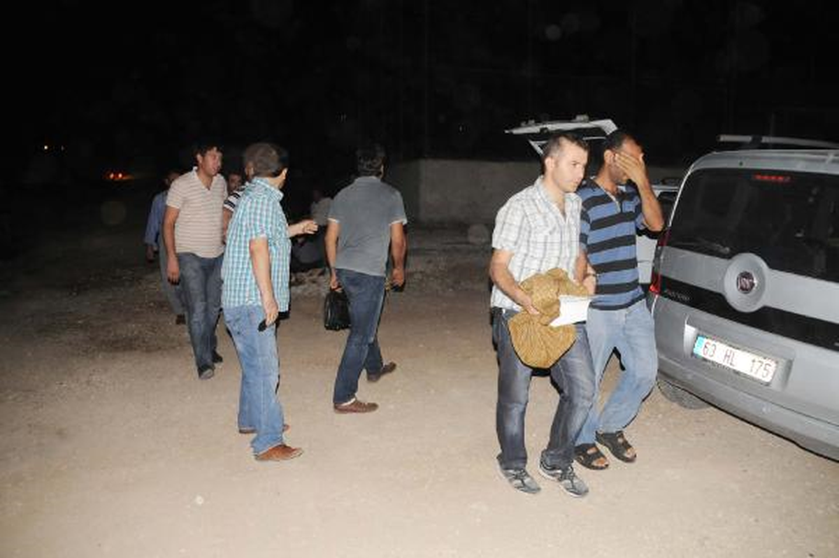 Şanlıurfa\'da Kahveye Gece Kumar Baskını: 4 Gözaltı