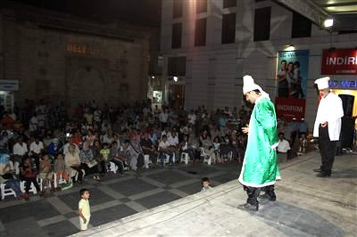 Şanlıurfalıların İftar Sonrası Ramazan Coşkusu