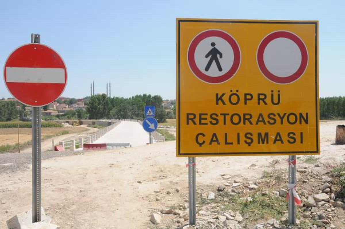 Tarihi Köprü 5 Yılda Yapıldı, 6 Yıldır Onarılıyor