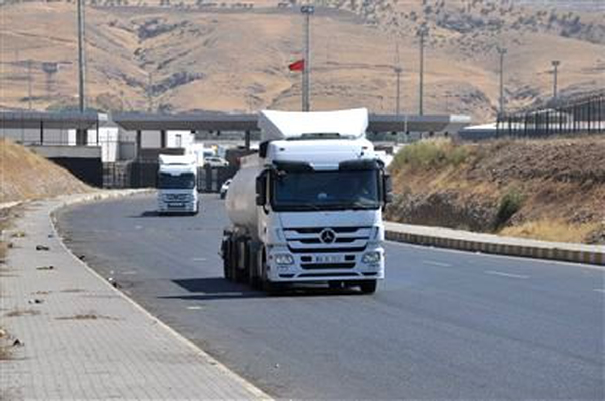 Türkiye\'nin Irak\'ın Kuzeyinden Doğrudan Petrol Almak İçin Gönderdiği Tankerler, Şırnak\'ın Silopi...