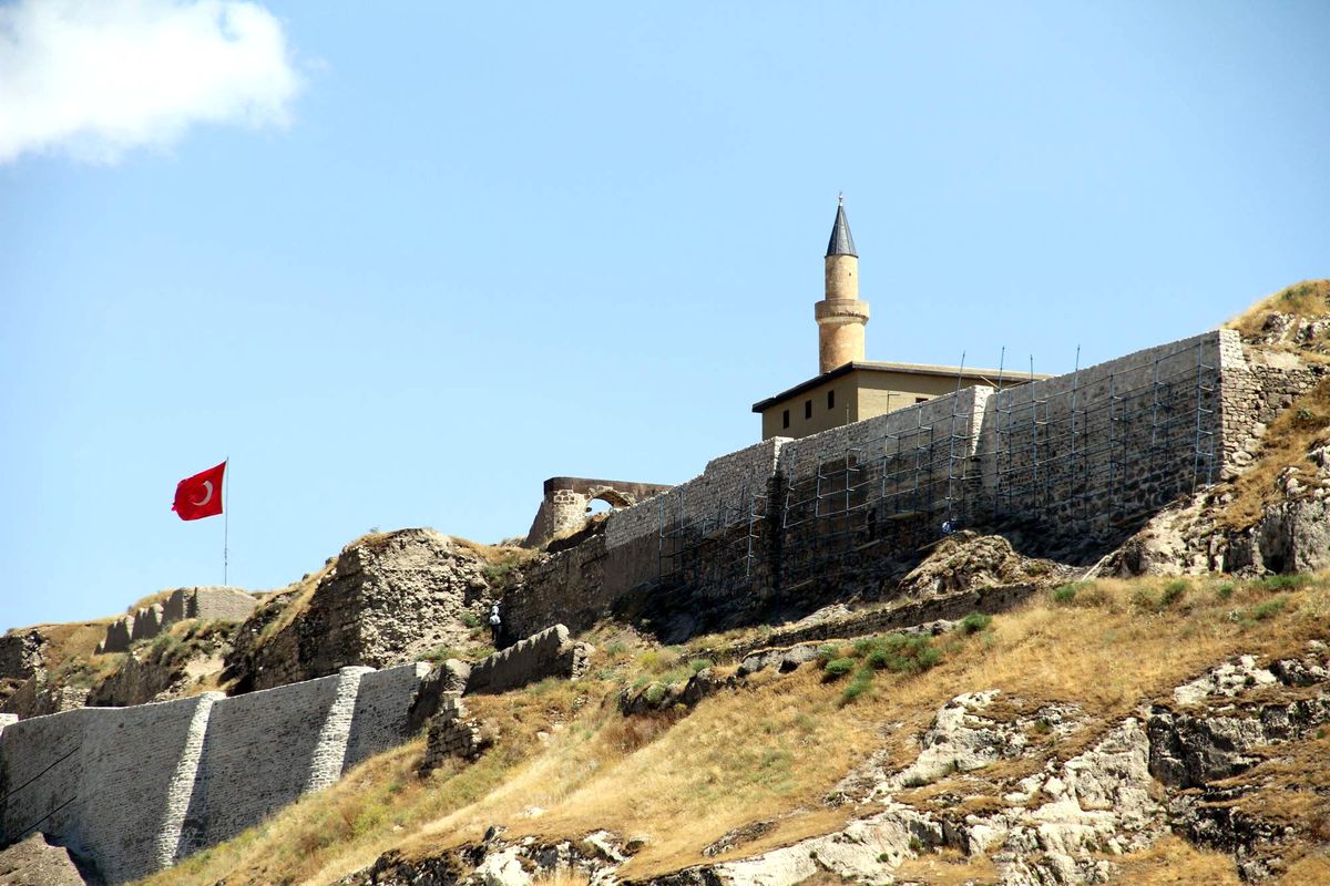 Van Kalesi\'nde Restorasyon Çalışması