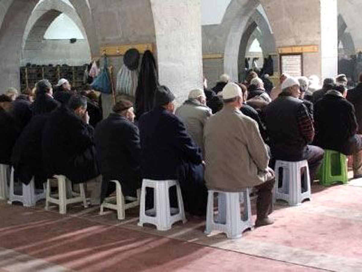 Vatandaştan Diyanet\'in \'Sandalye\' Fetvasına Destek