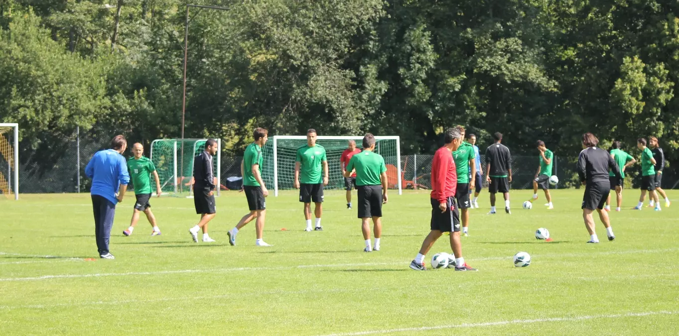 Akhisar Hazırlık Maçlarında Değişiklik Yaptı