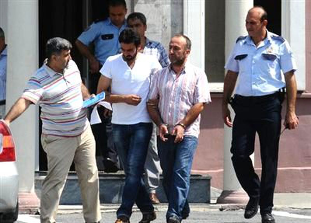 Aldatan Karısını Bıçaklayarak Öldürdü