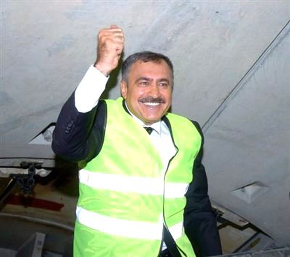 Bakan Eroğlu, İftarını Şantiyede Açtı
