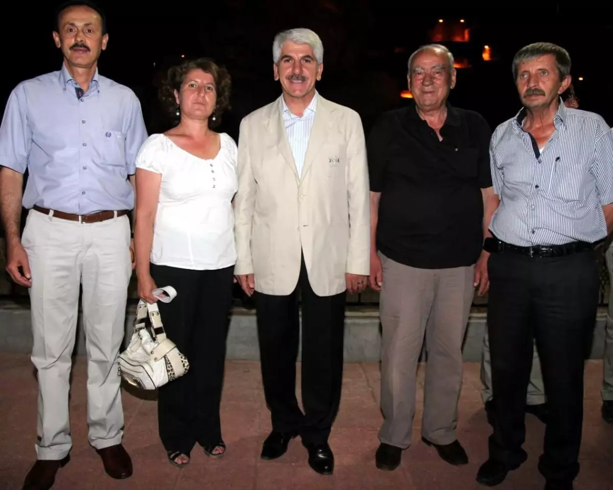 Başkan Sakallı Muhtarlarla İftar Yemeğinde Buluştu