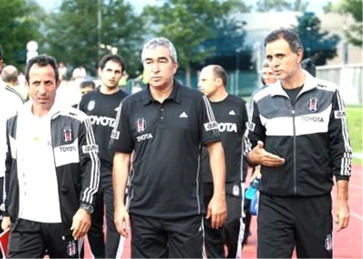 Beşiktaş Teknik Direktörü Samet Aybaba, Genç Oyuncular Hakkındaki Raporunu Futbol Komitesine Sundu