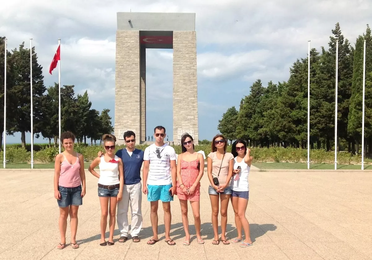 Beyaz Rusyalı Öğrenciler Çanakkale'de Türkçe Öğreniyor