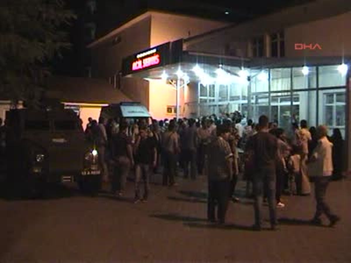 Bingöl\'de Minibüs Şarampole Yuvarlandı; 4 Ölü, 8 Yaralı Ek