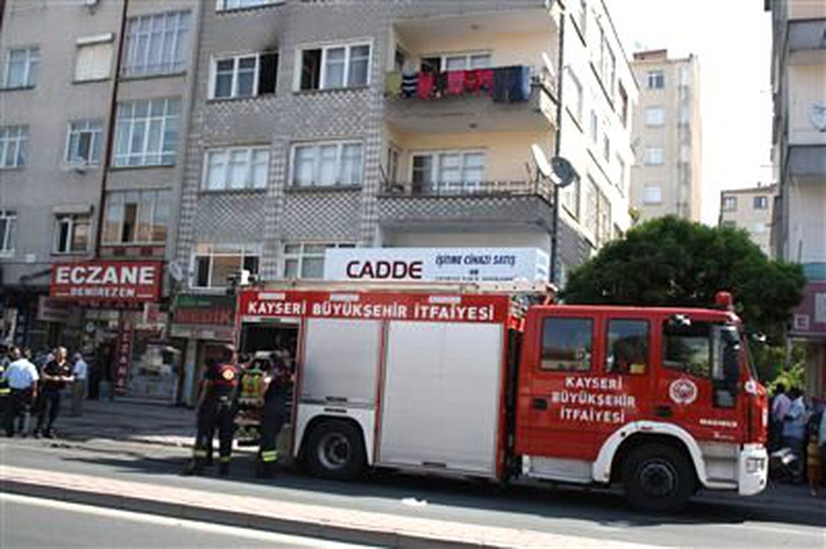 Çakmakla Oynayan Çocuk Evi Yaktı