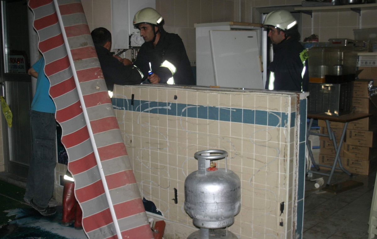 Çay Ocağında Tüp Patladı