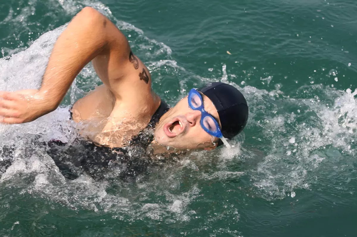 Çeşme\'de Triatlon Şenliği