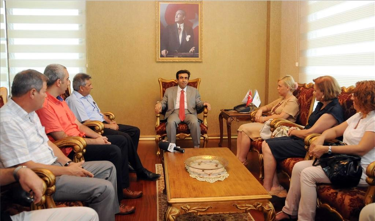 CHP Yönetiminden Vali Güzeloğlu'na Ziyaret