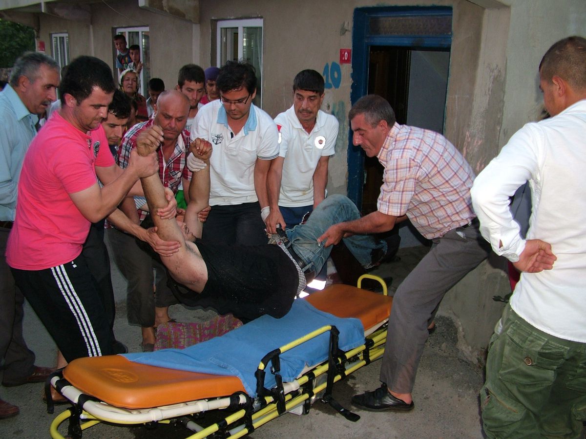 Çorlu\'da Bıçaklı Kavga: 1 Yaralı