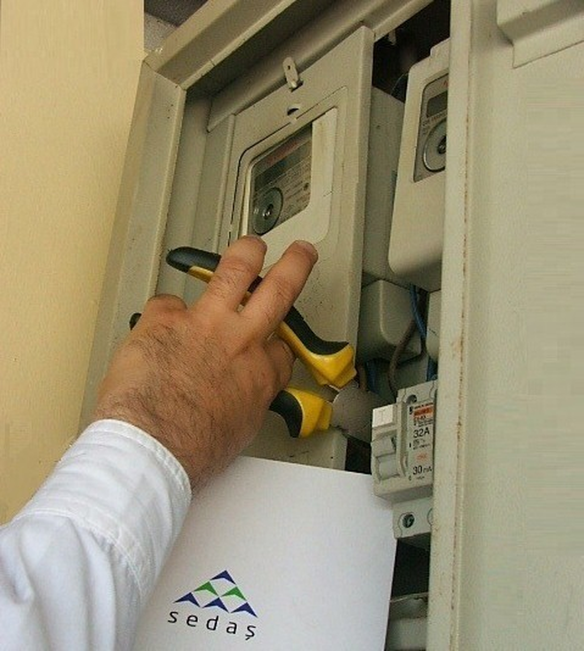 Düzce'de Elektrik Kesintisine Dikkat