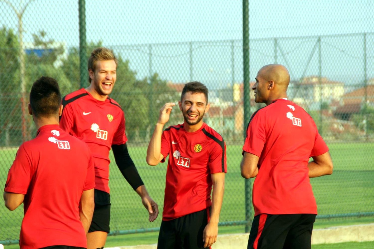 Eskişehirspor Marsilya\'ya Hazırlanıyor