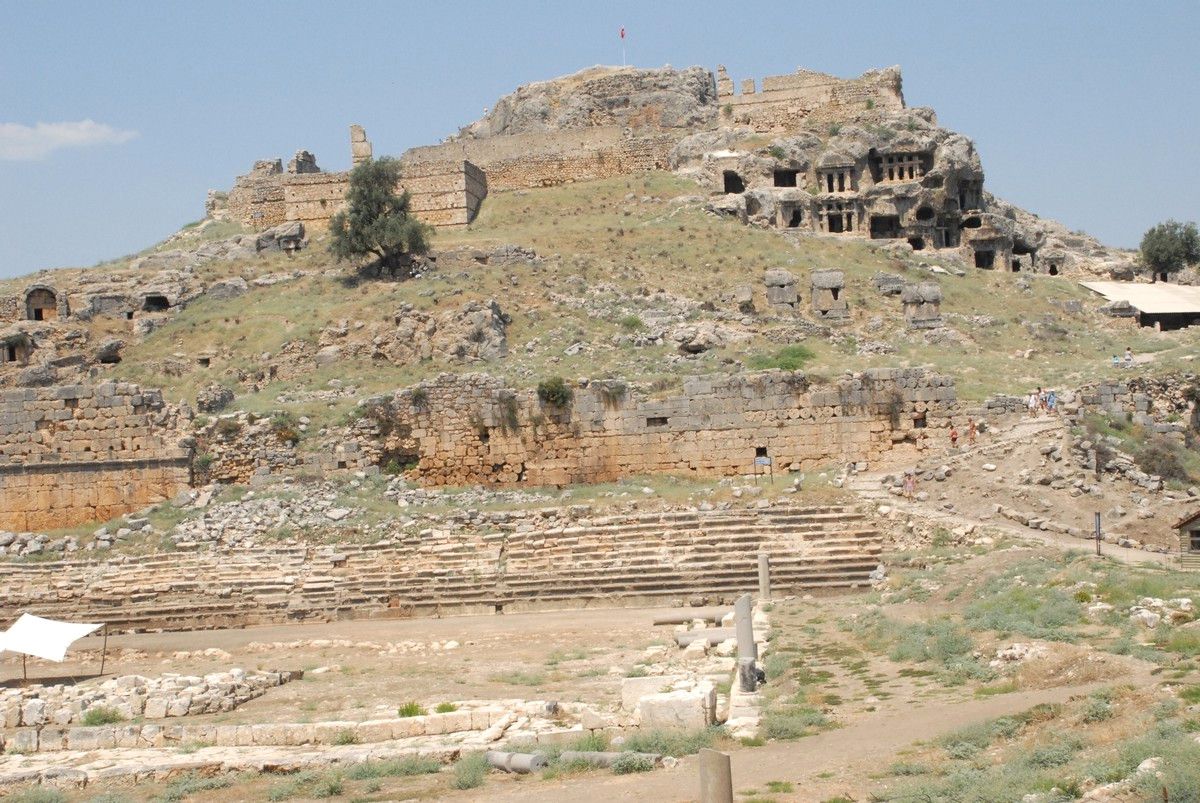 Fethiye\'de Bir Tapınak Gün Yüzüne Çıkartıldı