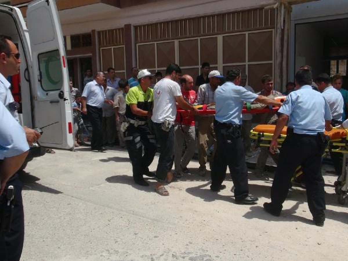 İnşaat İskelesi Çöktü: 1 Ölü, 2 Yaralı
